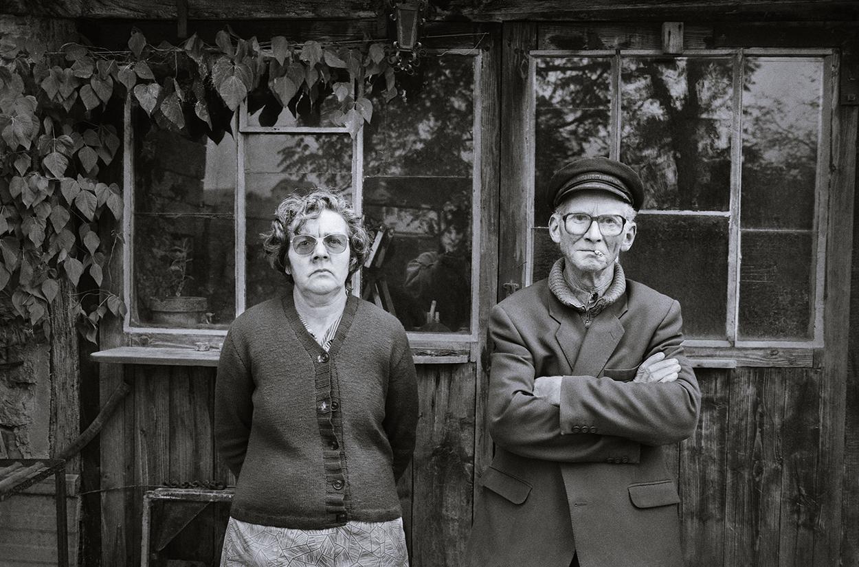 Illustratrion diapo Mr Droze, the last garde champetre of Gye sur Seine, with madame Droze